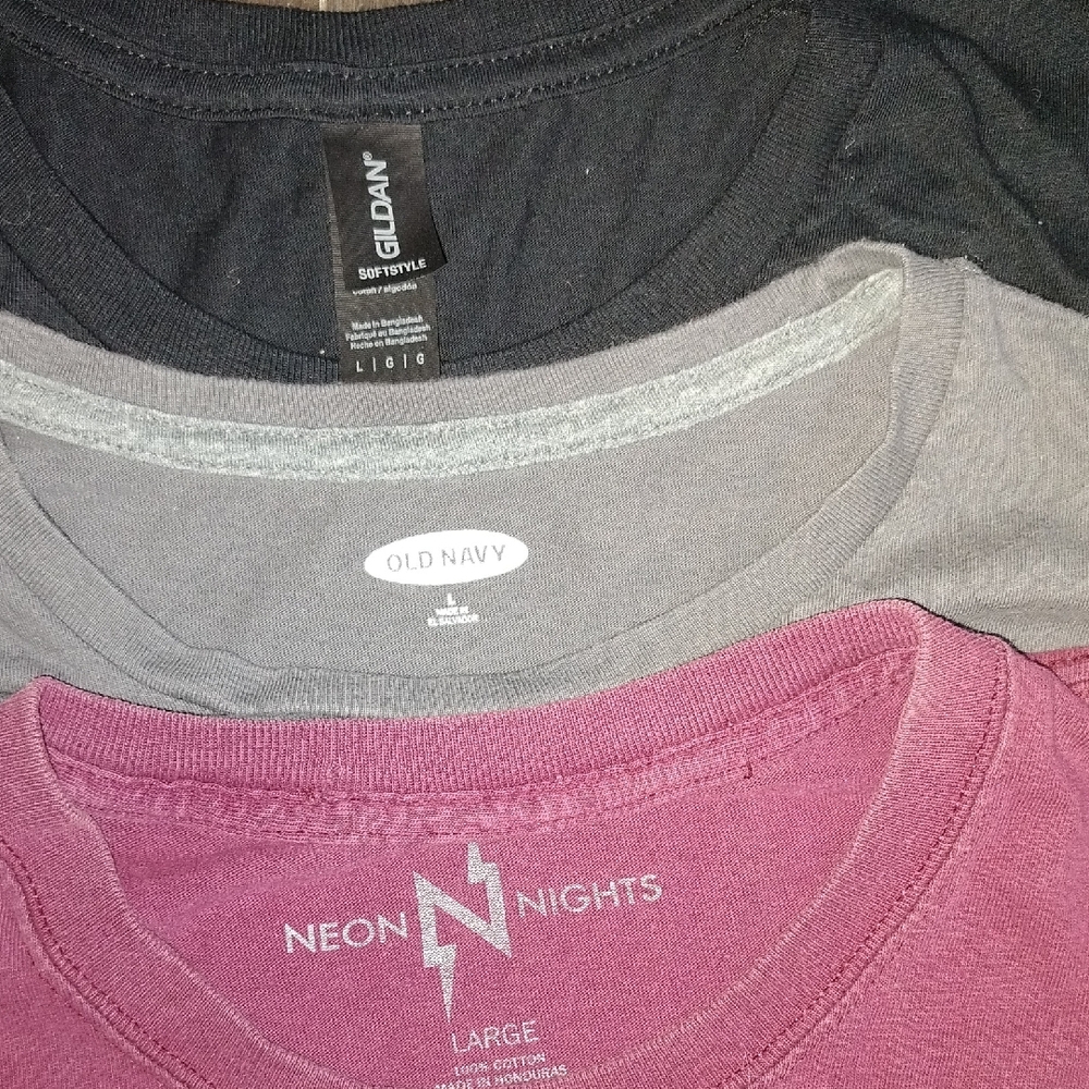 Gildan Graphic Tees - Black, Maroon, Gray - Picture 5 of 9